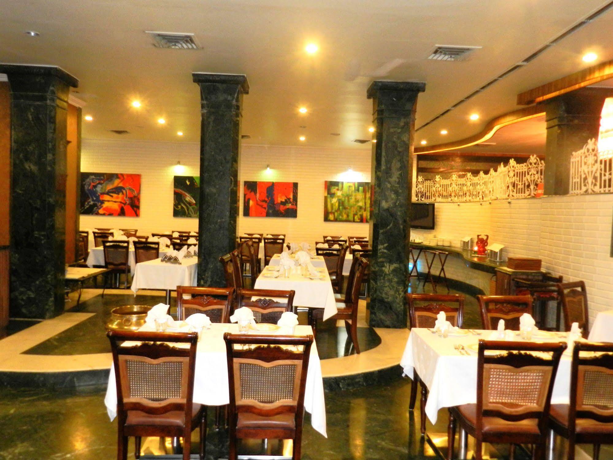 Amarpreet, Chhatrapati Sambhajinagar - Am Hotel Kollection Aurangābād Restaurante foto